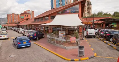 PARQUE COMERCIAL LA COLINA 138 VICTORIA NORTE PARQUE COMERCIAL LA COLINA 138 VICTORIA NORTE